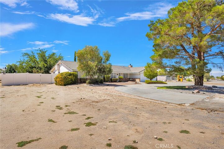 Property Photo: 20187 Itasca Road CA 92308