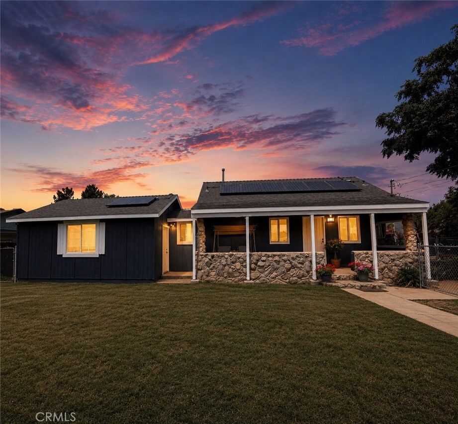 Property Photo: 889 Pennsylvania CA 92223