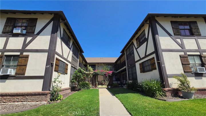 Property Photo:  455 - 457 W Elm  CA 91506 
