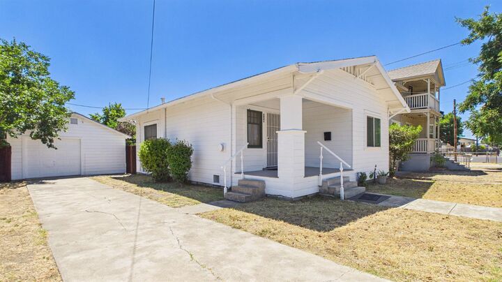 Property Photo:  124 E Anderson Street  CA 95206 