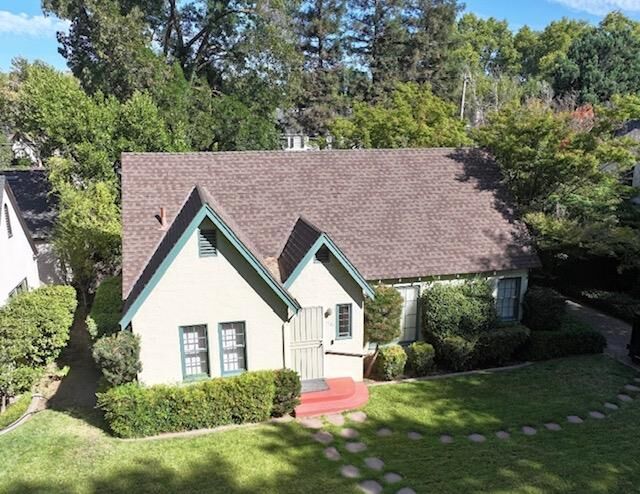 Property Photo:  1121 Yosemite Street  CA 95380 