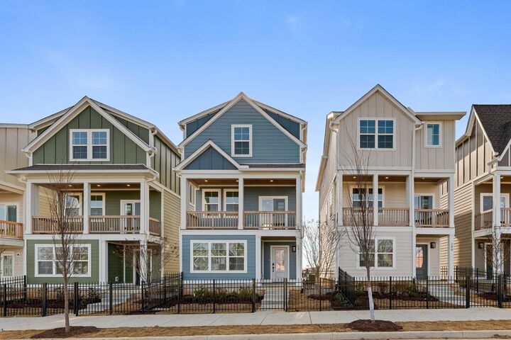 Property Photo: 400 Hawthorn Ln TN 37115