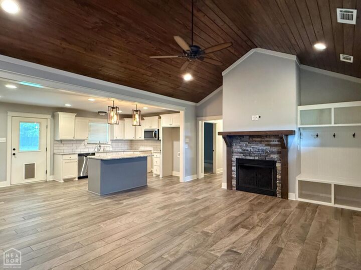 Property Photo: 305 Sandy Creek Dr AR 72176
