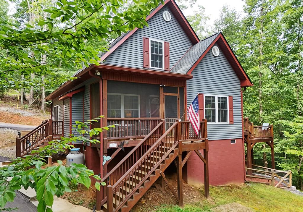 Property Photo:  11 Key Court  GA 30540 