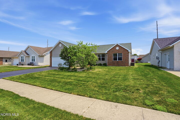 Property Photo:  843 Tarra Oaks Drive  OH 45840 