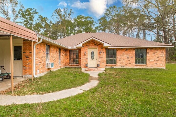 Property Photo:  26000 Robertson Road  LA 70744 