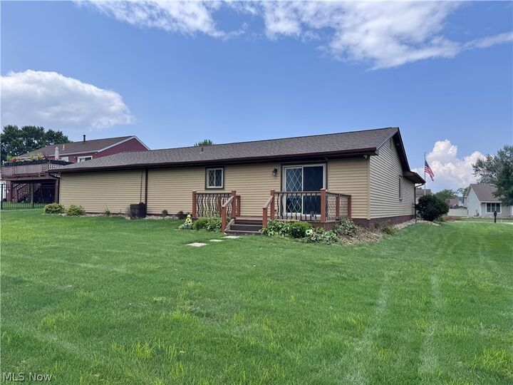 Property Photo: 1327 Huntington Court OH 44512