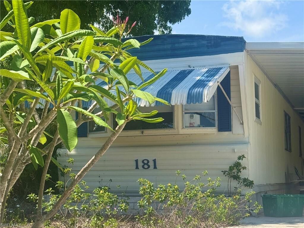 Property Photo:  181 Grassy Key Ln 49  FL 34114 