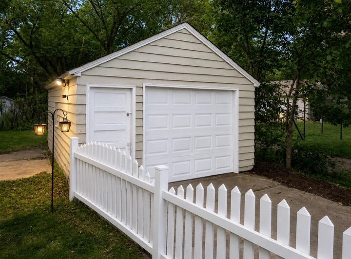 Property Photo:  774 County Road B W  MN 55113 