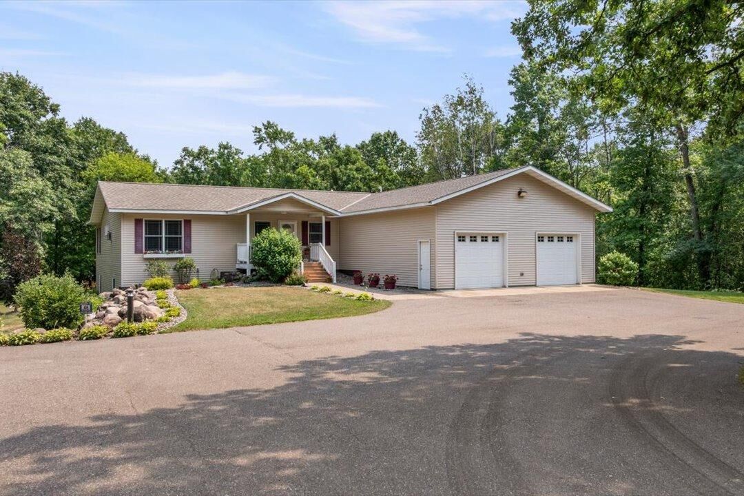 Property Photo:  13682 Oak Hollow Road  MN 56401 