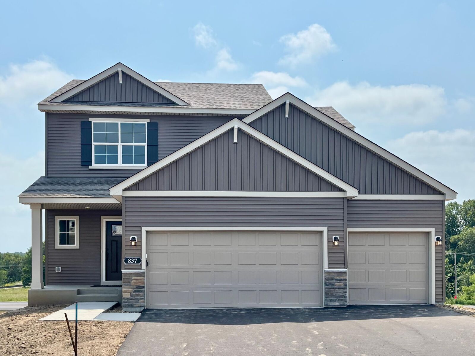 Property Photo:  837 Walnut Grove Lane  MN 55341 