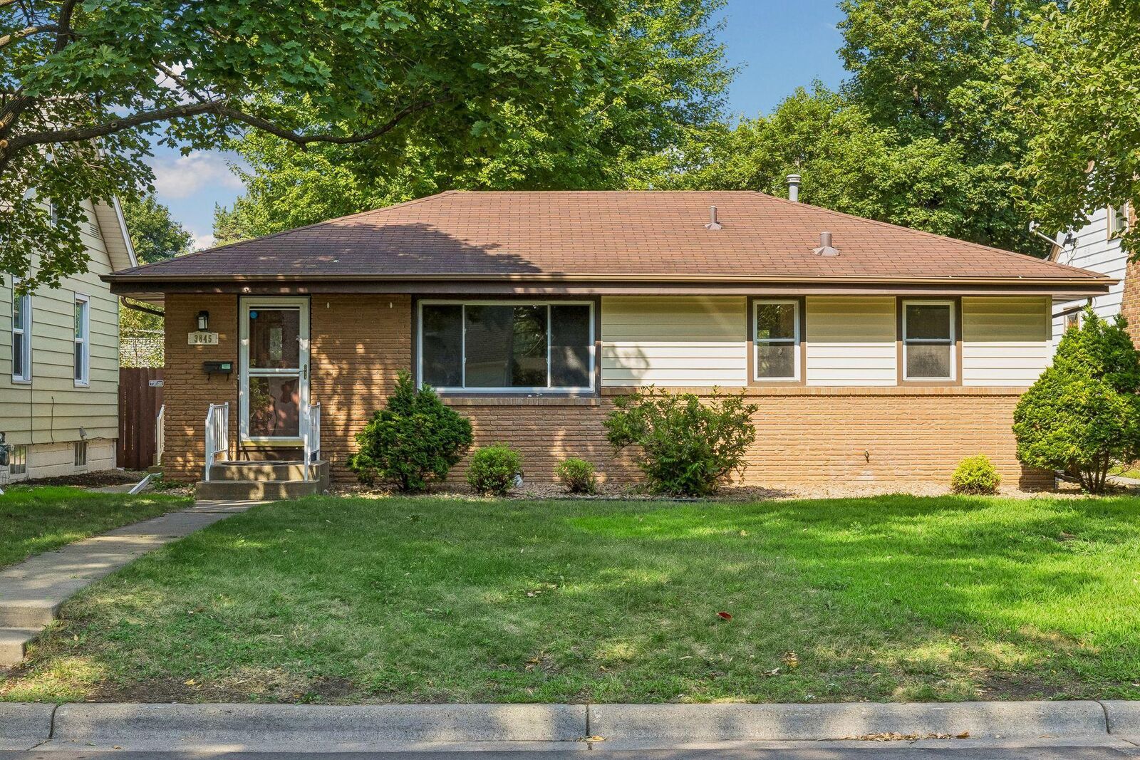 Property Photo: 3845 Vera Cruz Avenue N MN 55422