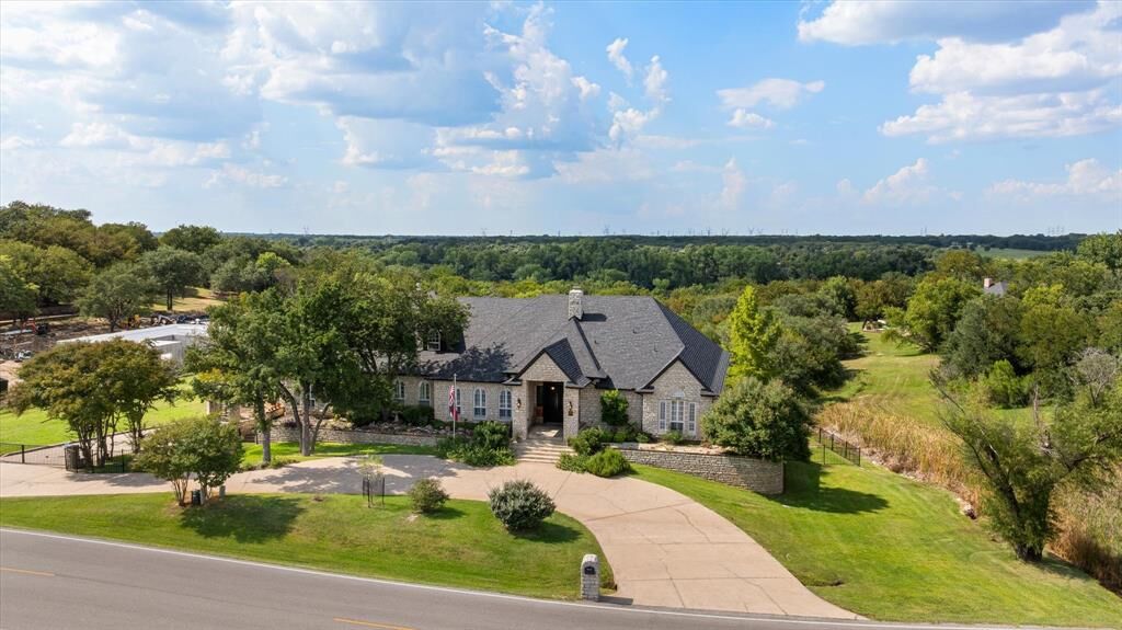 Property Photo: 6410 Westover Drive TX 76049