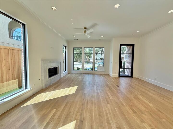 Property Photo: 4423 Emerson Avenue TX 75205