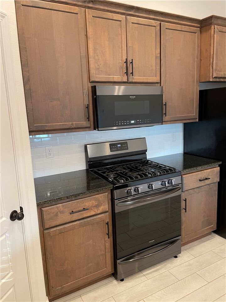 Property Photo:  464 Hall Avenue  AR 72751 