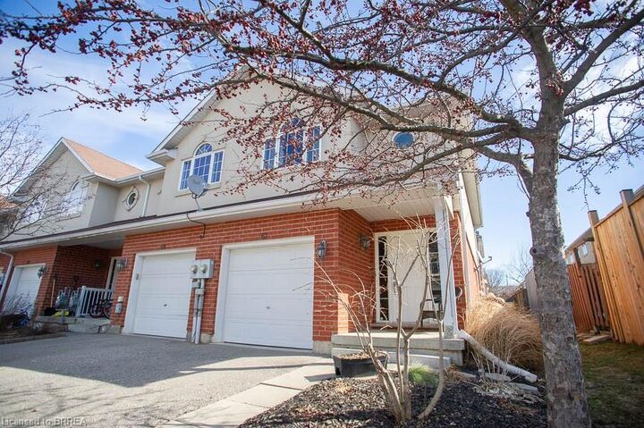 Property Photo: 20 McConkey Crescent 67 ON N3S 0C1