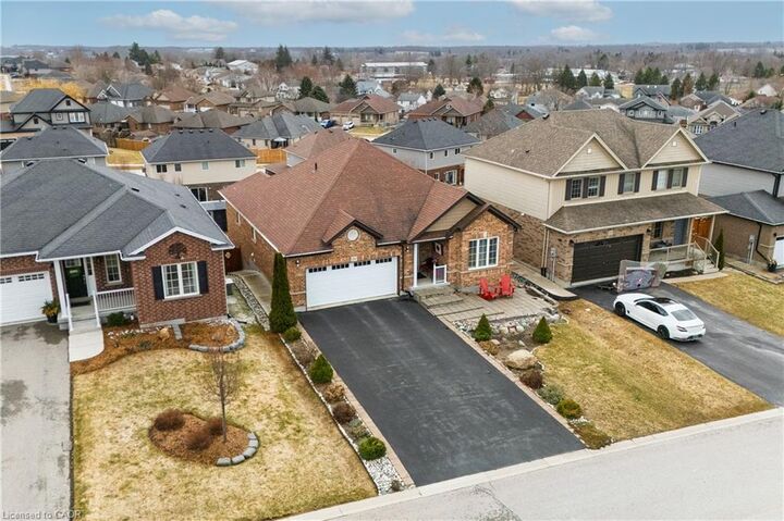 Property Photo: 29 English Crescent ON N0J 1S0