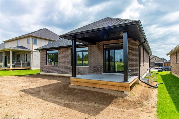 Property Photo: 82 Duchess Drive ON N4B 0B3