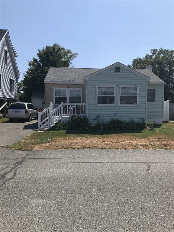 Property Photo:  27 McArthur Ln Winter  MA 02050 