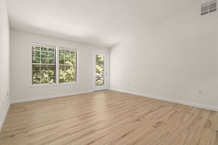 Property Photo:  20 Walden Dr 20  MA 01760 