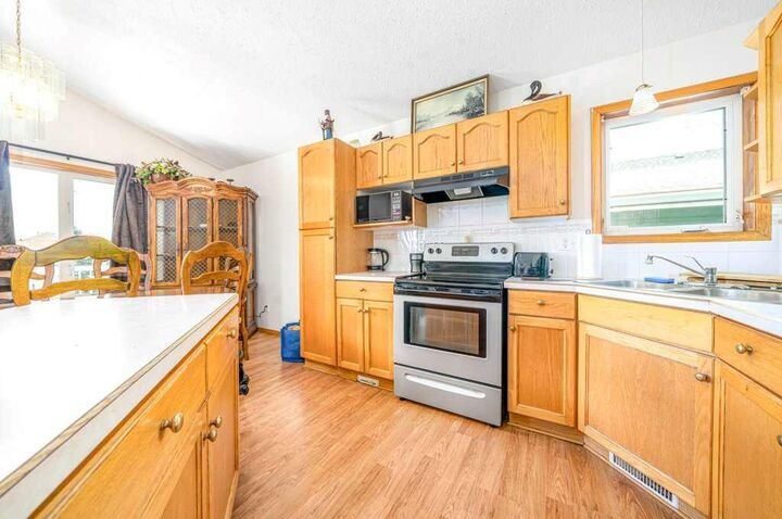 Property Photo: 91 White Pelican View AB T1R 0X5