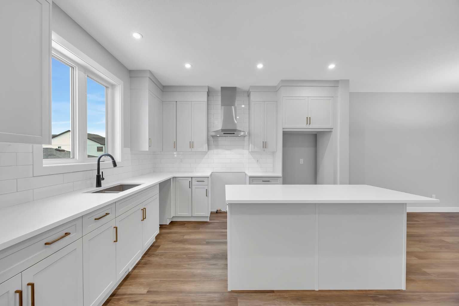 Property Photo: 10 Versant Path SW AB T2Y 0Z5