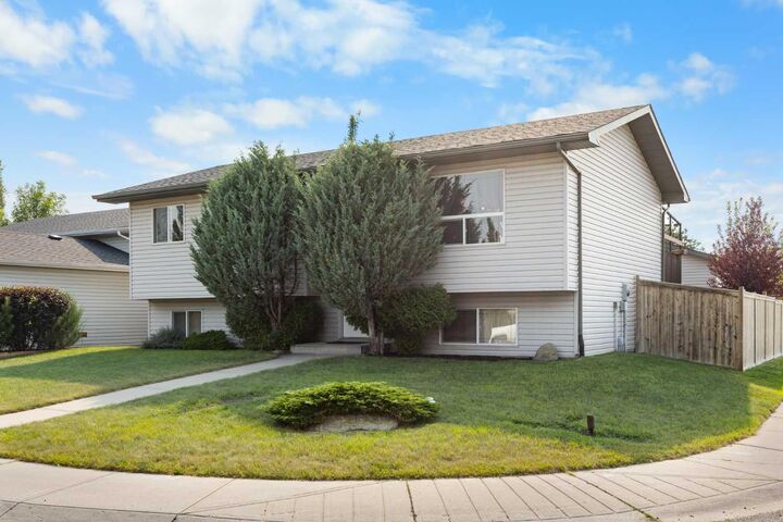 Property Photo:  1501 Strathcona Close  AB T1P 1S2 