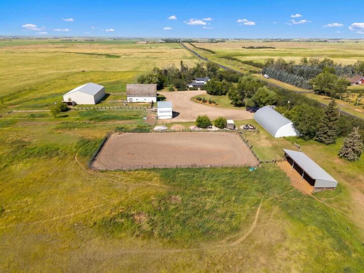 Property Photo: 250035 Township Road 304 AB T0M 1Y0