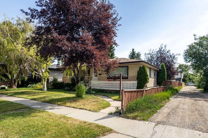 Property Photo: 2812 24 Street NW AB T2M 3Z3