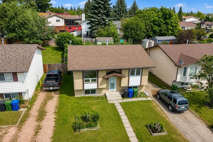 Property Photo:  7363 59 Avenue  AB T4P 2L5 