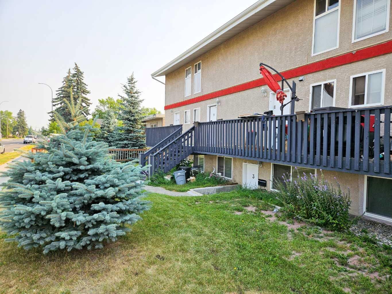 Property Photo:  3726 Centre Street N 14  AB T2E 2Y3 