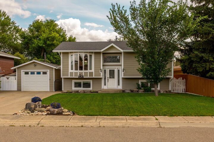 Property Photo: 2123 25th Street AB T1M 1J4