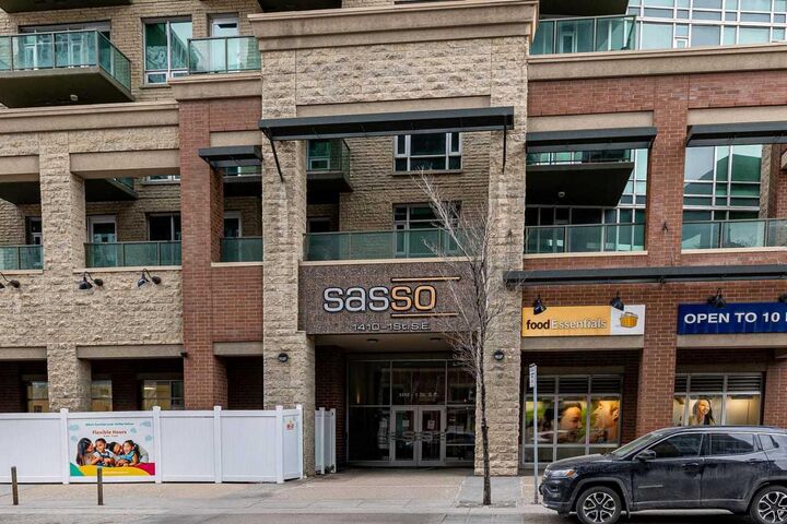 Property Photo: 1410 1 Street SE 502 AB T2G 2J3