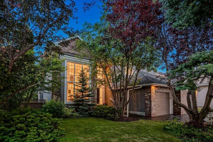 Property Photo: 134 Schiller Crescent NW AB T3L 1W9