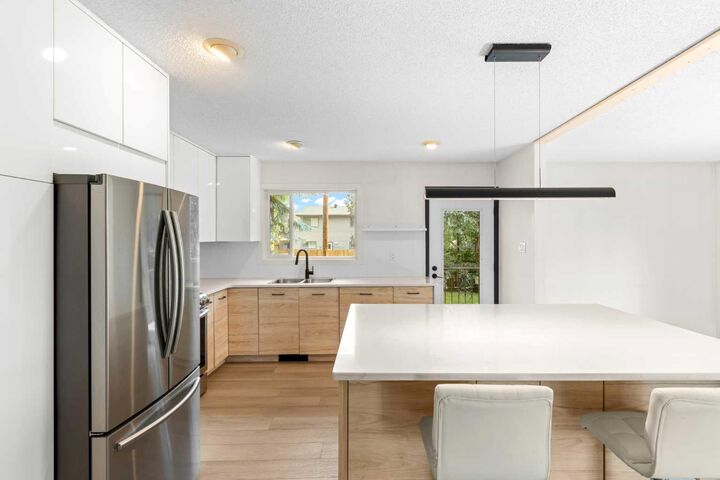 Property Photo: 5467 Dalrymple Crescent NW AB T3A 1R4