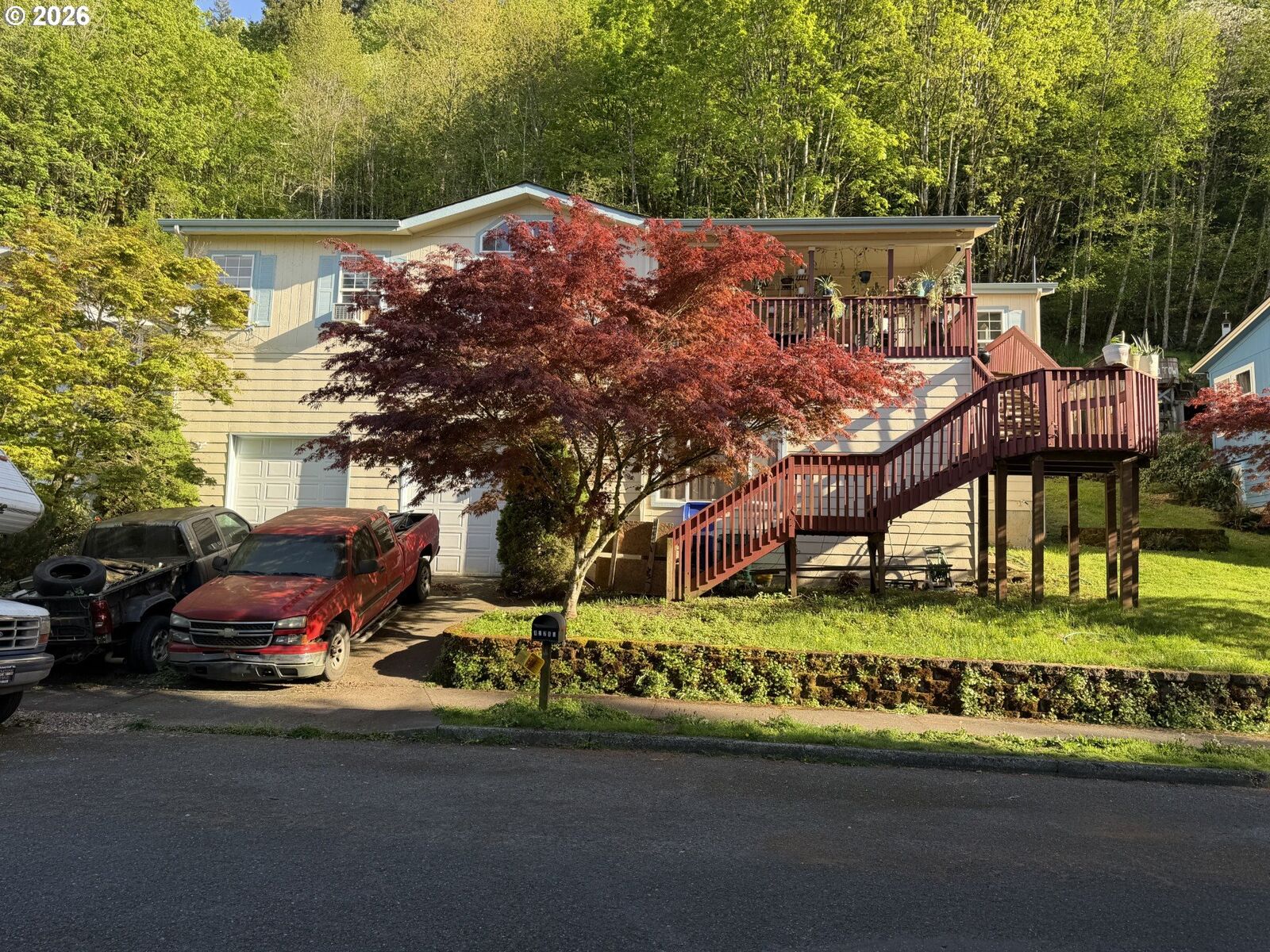 Property Photo:  15216 SE Gladstone St  OR 97236 