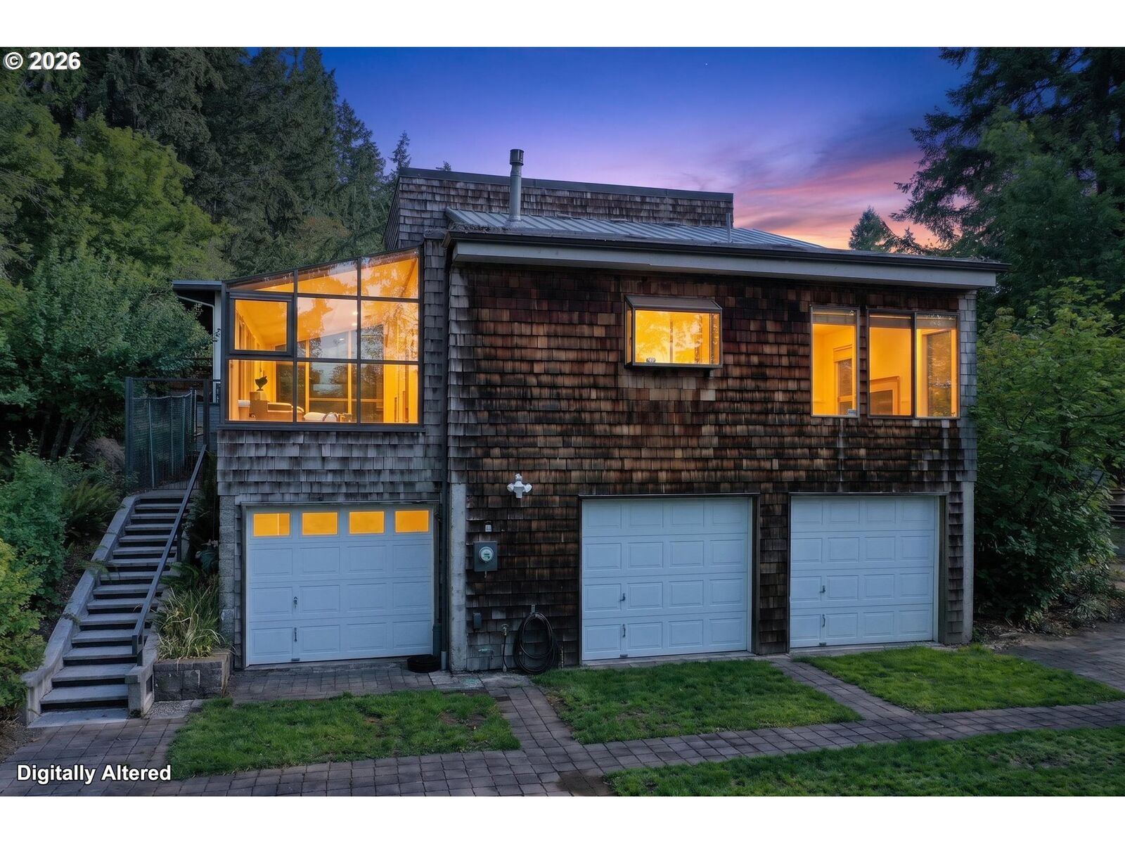 Property Photo: 2420 Floral Hill Dr OR 97403