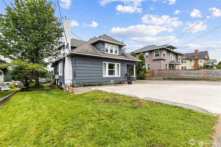Property Photo: 321 N 4th Street A-D WA 98273