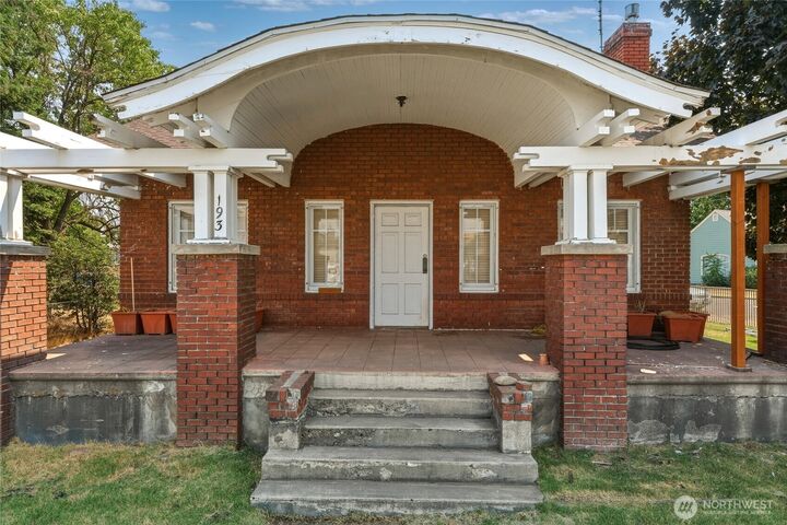 Property Photo: 193 S Columbia Street OR 97862