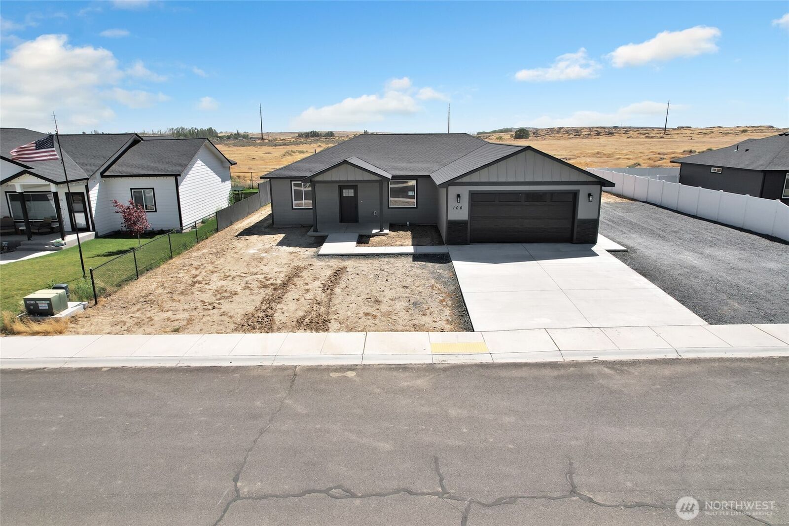 Property Photo: 100 Sunwest Drive WA 98823