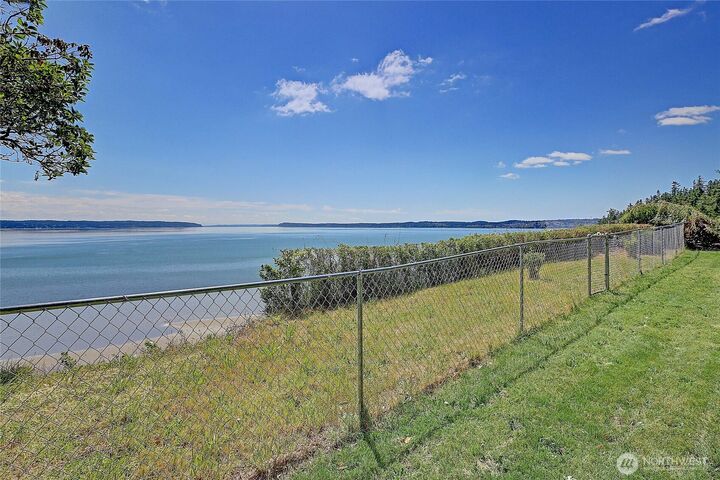Property Photo: 562 Moe Road WA 98282