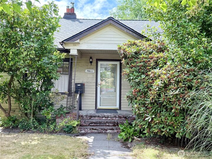 Property Photo: 7011 14 Th Drive NW WA 98115
