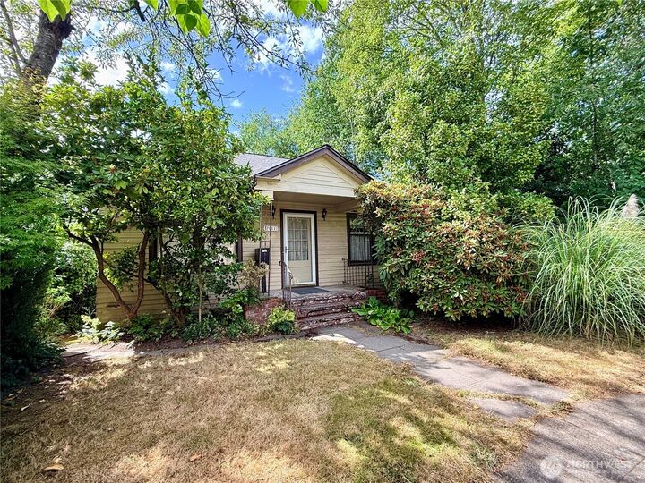 Property Photo: 7011 14th Avenue NE WA 98115