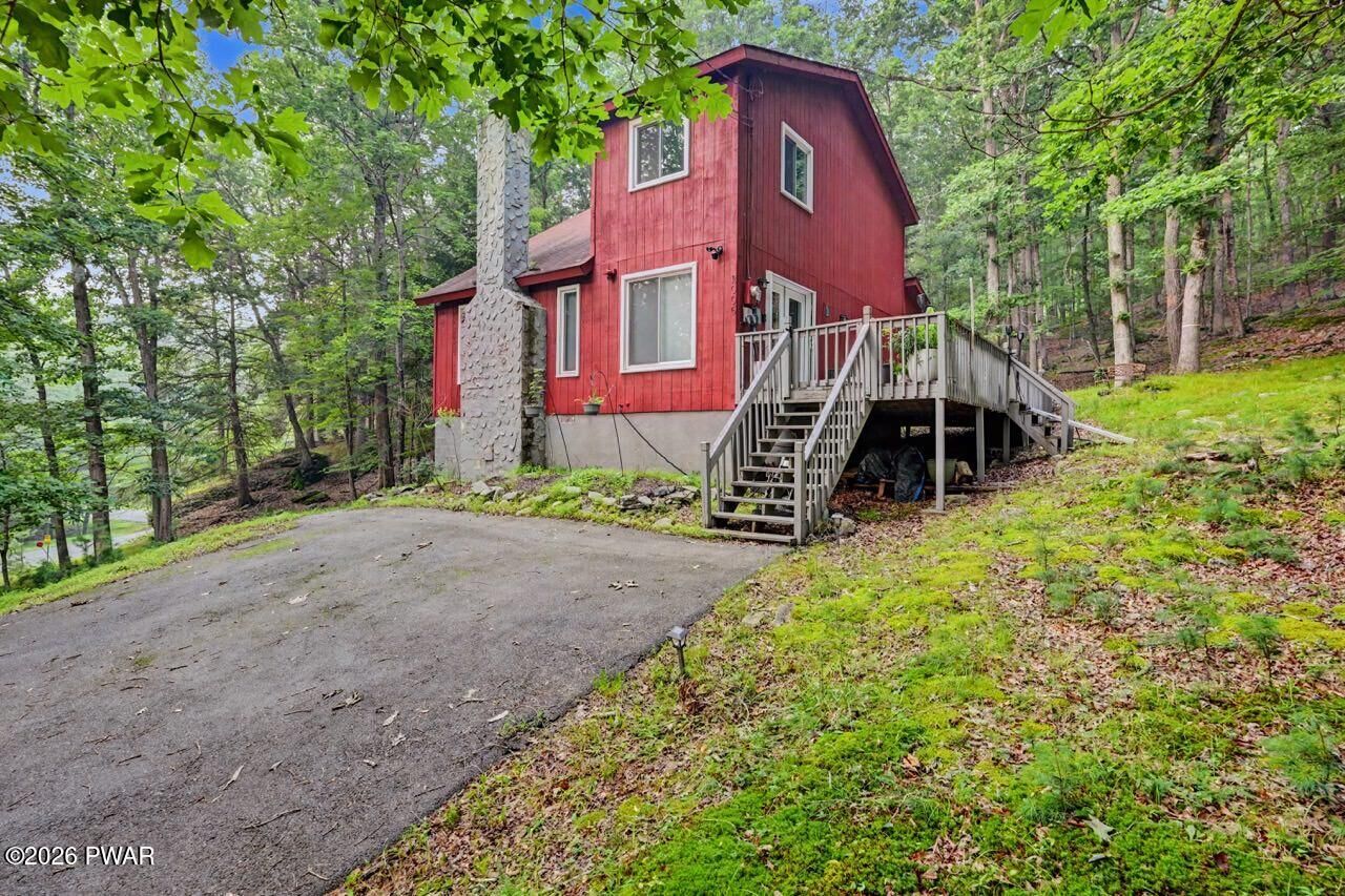 Property Photo:  214 Manchester Drive  PA 18324 