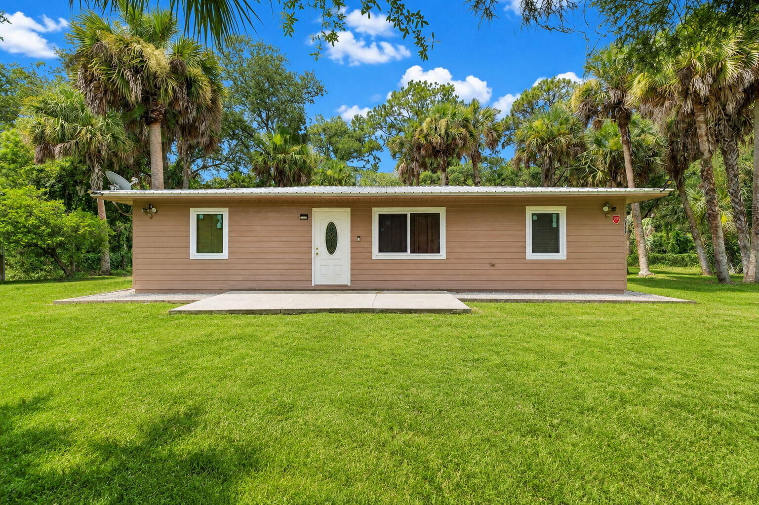 Property Photo:  6868 E Center Street  FL 34974 