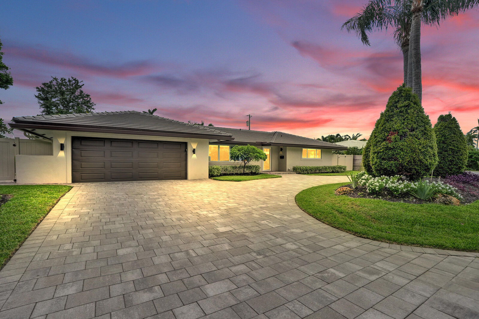 Property Photo: 3608 NE 24th Avenue FL 33308