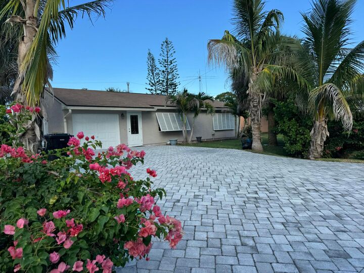 Property Photo: 1813 SE Balleto Street FL 34952