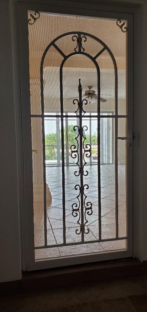 Property Photo:  3040 NE 16th Avenue 303  FL 33334 