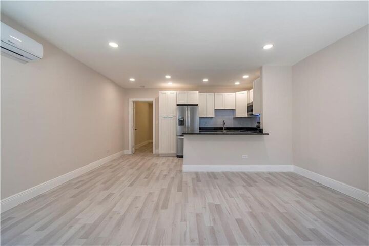 Property Photo:  628 NE 8th Avenue 4  FL 33304 