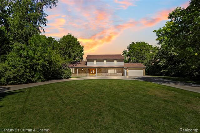 Property Photo: 116 N Evangeline Street MI 48127